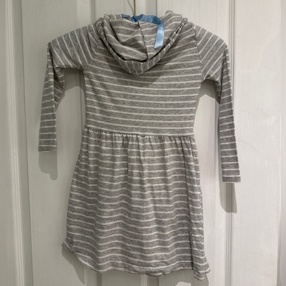 Hooded striped heart dress like new - Picture 3 of 4